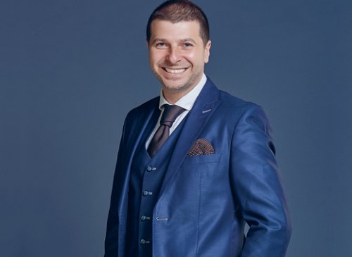 Dr Plamen Russev