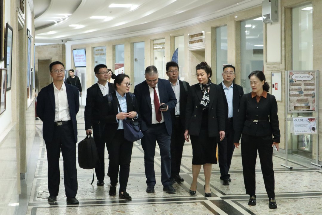 Делегация от китайското висше училище Hunan Railway Professional Technology College посети Икономически университет – Варна 