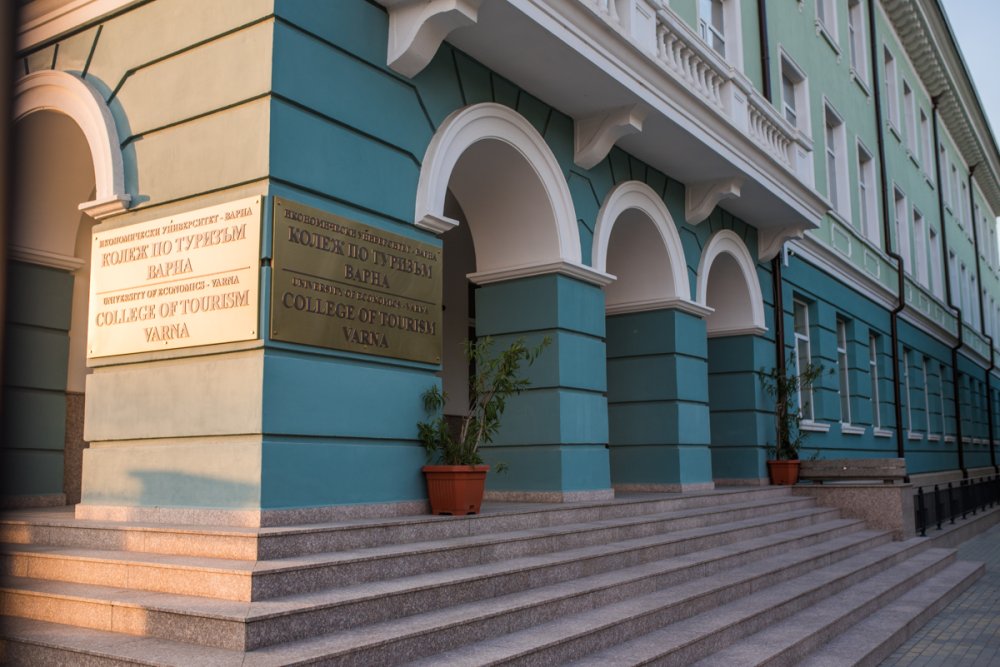 Приемът на документи за кандидатстване в Колежа по туризъм към Икономически университет – Варна продължава до 22 юли 2022 г.