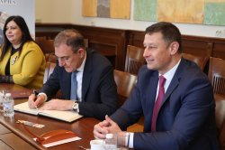 
Изложба и дискусионен форум с министъра на труда и социалната политика Борислав Гуцанов откриха Седмицата на правото в Икономически университет – Варна 

