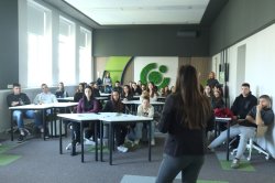 Студенти в Икономически университет – Варна получиха знания и препоръки от Банка ДСК по теми... 3