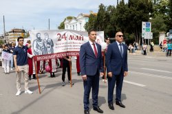Икономически университет – Варна по традиция се включи в празничното шествие за 24 май