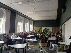 ПОК „Доверие“ и студентите на ИУ – Варна във фокус: бъдещето на пенсионната система 1