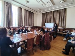 Успешна защита на дисертационен труд на Имрен Гендж-Салатова по докторска програма на катедр... 4