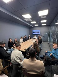Студенти от катедра „Бизнес, инвестиции, недвижими имоти“ посетиха автомобилния комплекс SFA... 2
