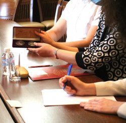 Възможности за сътрудничество между испански висши училища и ИУ – Варна бяха обсъдени на работна среща