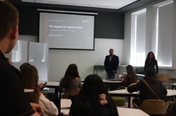 UEVA StartUp Initiative събра студенти за втория си тренинг по прототипиране 4