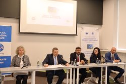 Хакатон на тема „Предизвикателствата пред мениджърите в новото време (зеленият преход и дигитализацията)“ в Икономически университет – Варна 
Студенти от Икономически университет – Варна участваха в хакатон на тема 