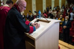 Levon Hampartzoumian was awarded the honorary degree of Doctor honoris causa