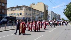 Икономически университет – Варна по традиция се включи в празничното шествие за 24 май