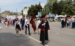 Икономически университет – Варна по традиция се включи в празничното шествие за 24 май