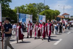 Икономически университет – Варна по традиция се включи в празничното шествие за 24 май
