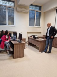 Студенти от специалност "Стокознонание и митническа  дейност" се срещнаха с експерт от практиката