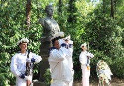 Студентският съвет при Икономически университет – Варна почете 188-годишнината от рождението на Васил Левски