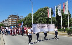 Икономически университет – Варна по традиция се включи в празничното шествие за 24 май