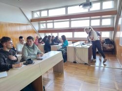 Икономически университет – Варна прие трима преподаватели от Университет Едутус, Унгария за ... 3