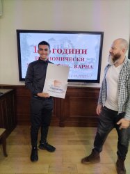 Ученици и студенти премериха аргументи, логика и ораторско майсторство в дебат на тема „Наст... 10