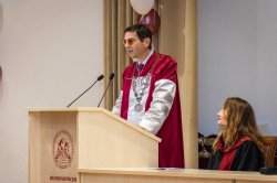 Тържествено дипломиране на абсолвентите от Випуск 2026 в Икономически университет – Варна, ф... 43