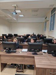 Студенти от специалност "Стокознонание и митническа  дейност" се срещнаха с експерт от практиката