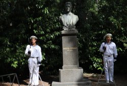 Студентският съвет при Икономически университет – Варна почете 188-годишнината от рождението на Васил Левски
