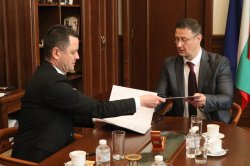 Продължава стратегическото партньорство между ИУ– Варна и Института на дипломираните експерт... 3