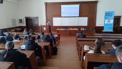 В ИУ – Варна се проведе публична лекция на тема "From Basics to Breakthroughs: AI 101 and Re... 2