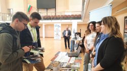 Икономически университет – Варна и Колежът по туризъм бяха представени на Кандидатстудентска борса – Варна’2025