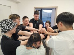 Студенти на ИУ – Варна представиха лидерски практики в интензивната програма GoLiteToLead