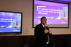 Insightful Guest Lecture on EU Industrial Decarbonization and Circular Economy Policies by D... 1