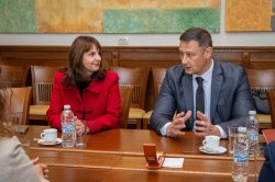 Икономически университет – Варна обедини науката, институциите и бизнеса в дискусия за право... 3