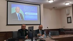 Николай Василев с лекция пред студенти от катедра "Финанси" 3