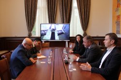 Посланикът на Азербайджан в България Н. Пр. Елмар Маммадов посети Икономически университет –... 1