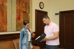 Започна записването след първото класиране на новоприетите студенти в ОКС „бакалавър“ за учебната 2025/2026 година в Икономически университет – Варна