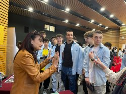 Икономически университет – Варна участва във Форум на висшите училища в Първа езикова гимназия – Варна 