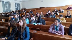 В ИУ – Варна се проведе публична лекция на тема "From Basics to Breakthroughs: AI 101 and Re... 1