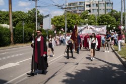 Икономически университет – Варна по традиция се включи в празничното шествие за 24 май