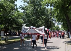 Икономически университет – Варна по традиция се включи в празничното шествие за 24 май