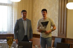 ИУ-Варна награди студентите от отбора по баскетбол