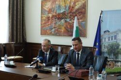 Министърът на образованието и науката Красимир Вълчев участва в заседание на Академичния съвет на Икономически университет – Варна 