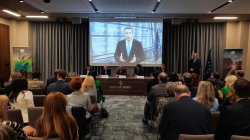 Среща на тема: „Дигитален дневен ред и изкуствен интелект за промяната на туризма“, посветен... 11