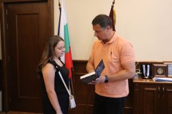 Започна записването след първо класиране на новоприетите студенти в ОКС „бакалавър“ за учебната 2024/2025 година в Икономически университет – Варна 