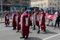 Икономически университет – Варна по традиция се включи в празничното шествие за 24 май