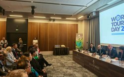 Среща на тема: „Дигитален дневен ред и изкуствен интелект за промяната на туризма“, посветен... 8