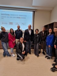 Студенти от специалност "Стокознонание и митническа  дейност" се срещнаха с експерт от практиката