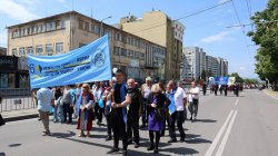 Икономически университет – Варна по традиция се включи в празничното шествие за 24 май