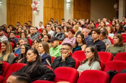 Традиционна среща на академичното ръководство на Икономически университет – Варна с отличниц... 13