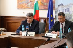 С участието на министъра на образованието и науката започна Международната научна конференци... 4