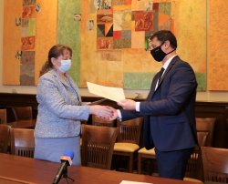 Споразумение за сътрудничество между ИУ – Варна и Министерството на труда и социалната политика