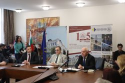 Дискусия на тема „Априлското въстание в почитта на поколенията – традицията и уроците на мин... 7