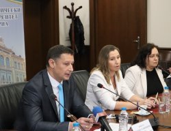 Семинар „Предизвикателства пред развитието на висшето образование в България“ в Икономически университет – Варна 